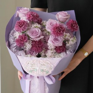 紫色国风旗袍花束