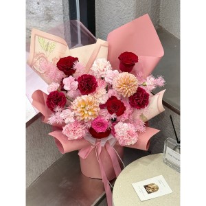 粉色浪漫与红色热烈交织